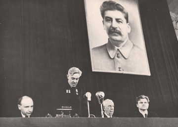 1948 г., Москва. В президиуме 1-го Съезда композиторов СССР: Мариан Коваль, Владимир Захаров (у микрофона), Сергей Василенко, Тихон Хренников.